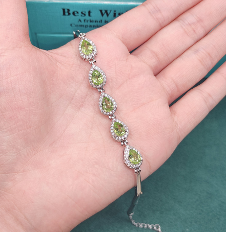 VERDÉA™ — Pulsera de Cristal Natural Olivino