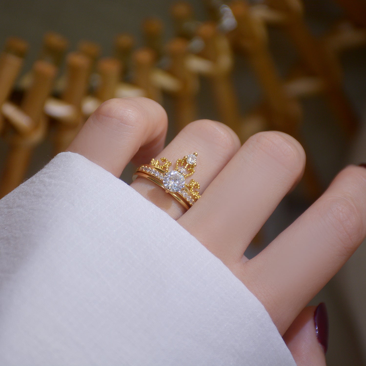 HALO™ — Anillo Minimalista con Zirconia